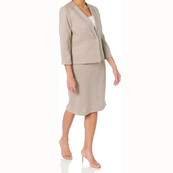 Le Suit Dresses & Skirts - Le Suit - Women's Petite Skirt Suit
